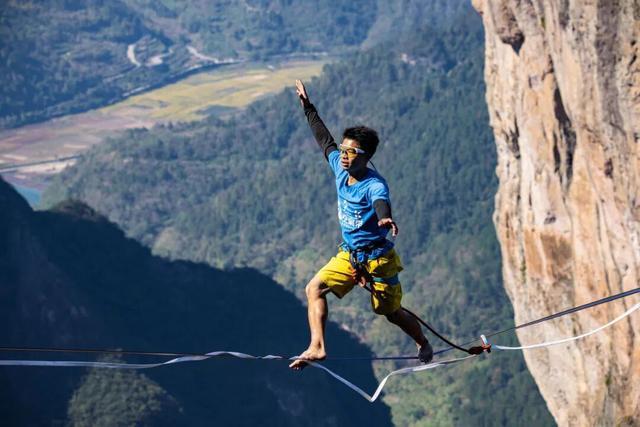 出处, 全面升级, 带运动在中 出处, 全面升级, 带运动在中