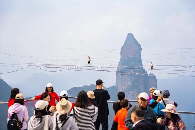 平衡极限, src, 居全球高空 平衡极限, src, 居全球高空