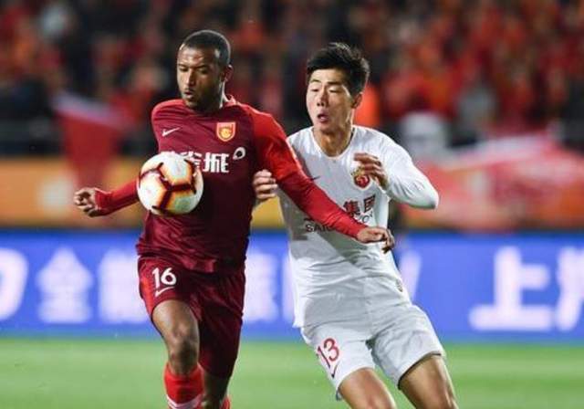 人物之一, 足球的传奇